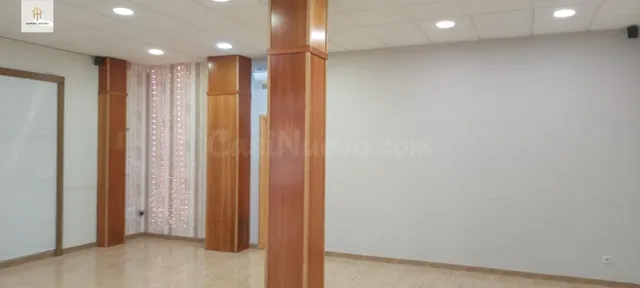 Se VENDE LOCAL COMERCIAL zona Colón - foto 2