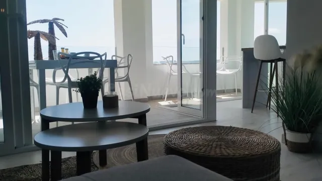 Espectacular vivienda con vistas al mar y al puerto deportivo — 5