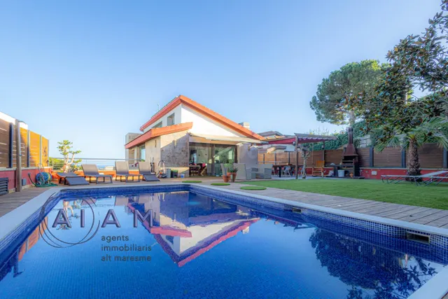 CASA EXCLUSIVA EN CALELLA