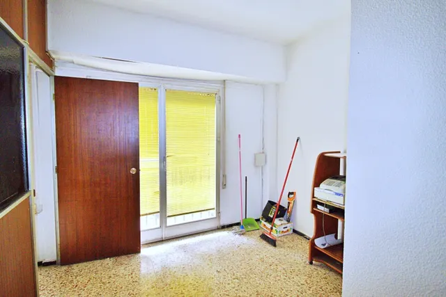 ENTRESUELO COMERCIAL — 16