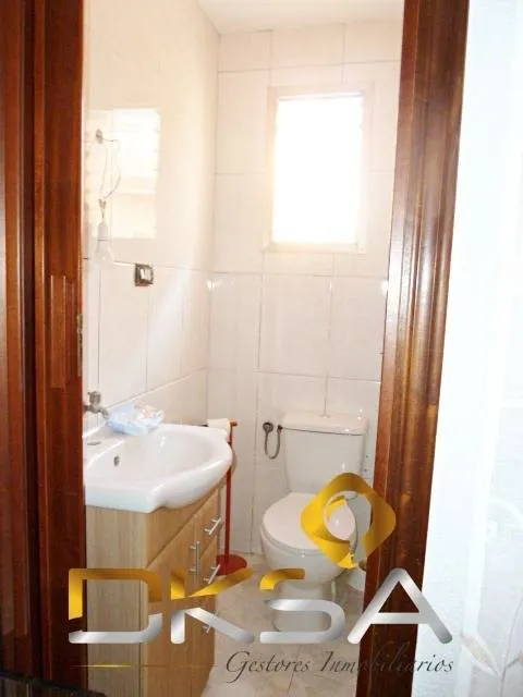 160 m2, terraza, chimenea y estancias de las que ya cuesta encontrar — 18