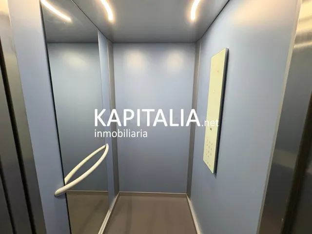 ¡Vive en el corazón de Xàtiva! Amplio piso esquinero de 4 ha - foto 4