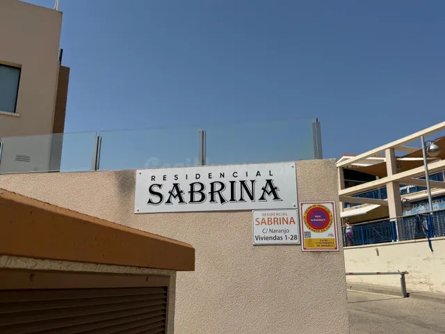 Bungalow en La Zenia, Orihuela Costa con jardin grande - foto 3