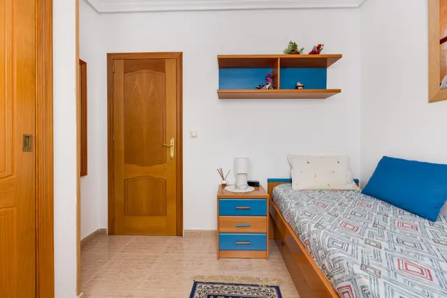 Encantador Apartamento de 2 dormitorios y 1 baño con piscina comunitaria — 16