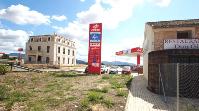 VENTA DE RESTAURANTE EN AUTOVIA ALICANTE-MADRID — 4