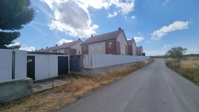 Conjunto de cinco terrenos urbanos en Urb. Alto de La Muela — 10
