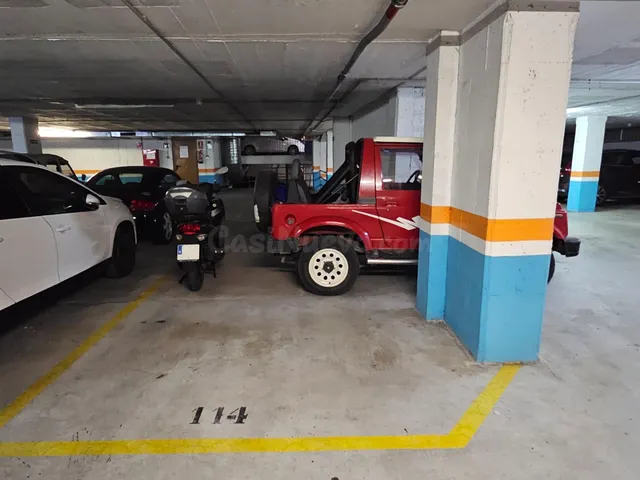 Plaza de parking de 16 M2, en edificio con ascensor - foto 2