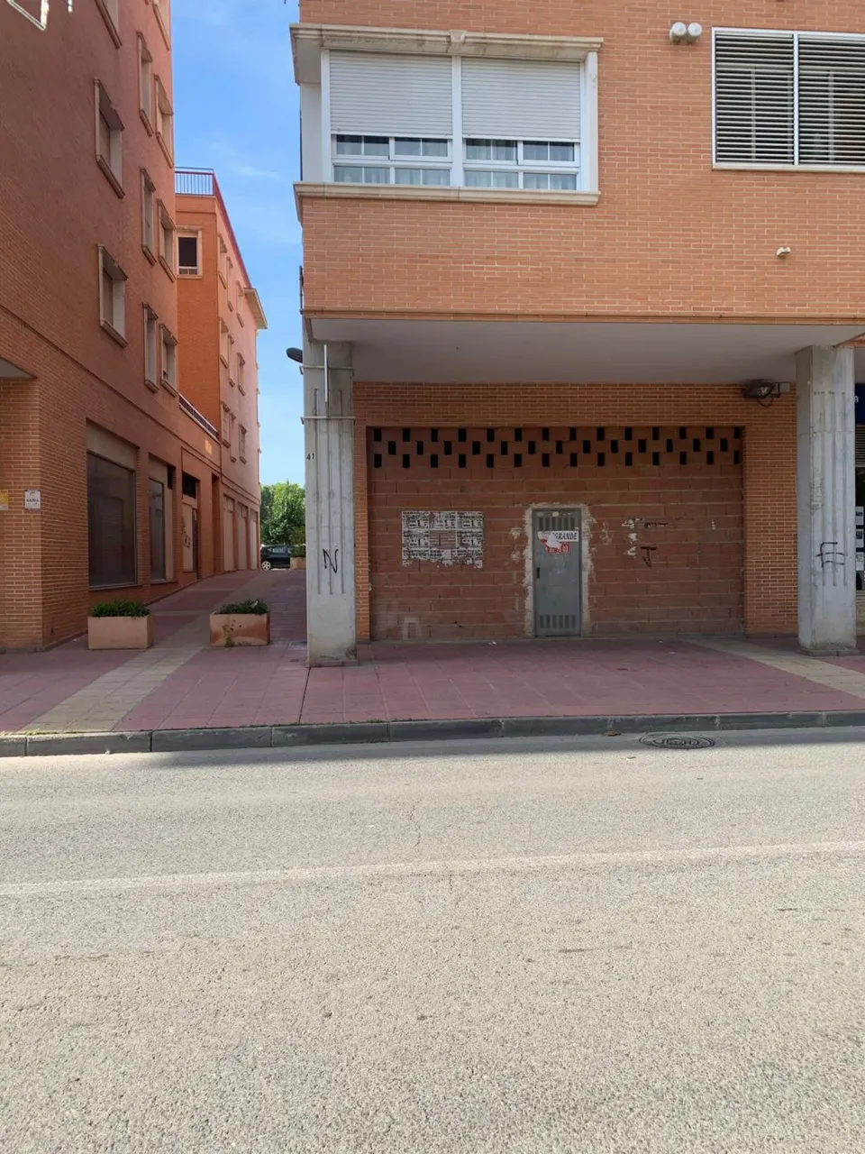 BAJO COMERCIAL BENIAJÁN