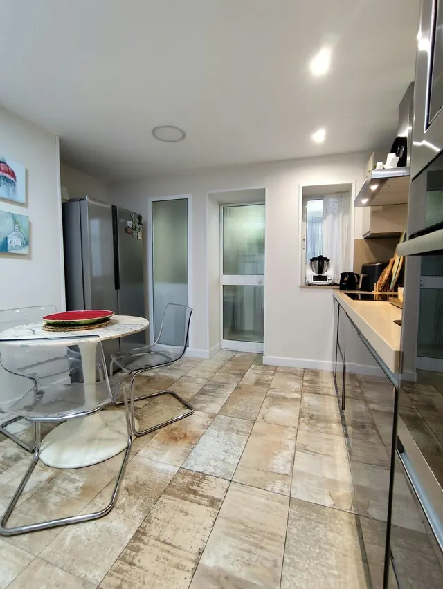 VIVIENDA REFORMADA;  CALIDAD, AMPLITUD Y UNAS VISTAS QUE MARCAN LA DIFERENCIA AL PASEO MARÍTIMO Y AL PUERTO. — 9