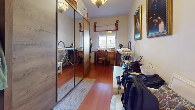 Magnifica vivienda de 4 dormitorios, convertida en 3 dormitorios, con dos baños, vestidor y terraza — 36