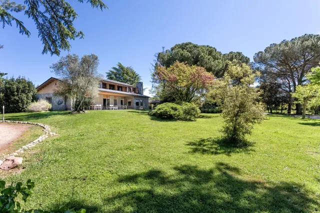 Fantástico chalet en el campo a 30 km de Barcelona. Con lice