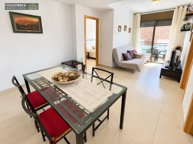 Para entrar a Vivir Piso de 3 Dormitorios, 2 Baños, Cocina Independiente, Comedor-Estar, Terraza y Piscina Comunitaria — 4