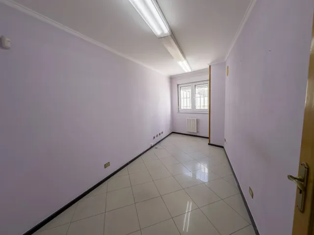 Primera Planta en Venta en Calle de la Reina — 15
