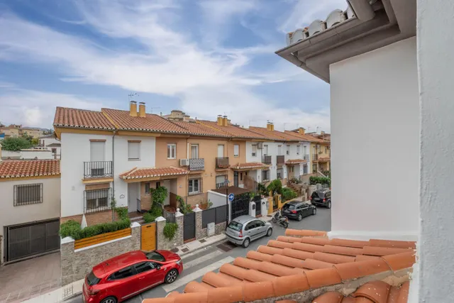 Encantadora Casa Reformada en Ogijares con Vistas y Espacios para Disfrutar — 34
