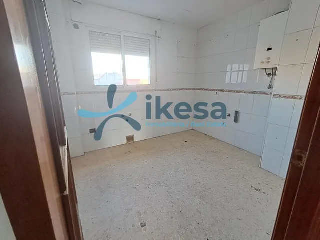 Piso VPO en Residencial las Dalias I. Con garaje y piscina comunitaria. — 13