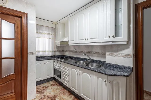Piso señorial de 182 m2 en Avenida Madrid: amplitud, luz y posibilidades infinitas con garaje opcional. — 15