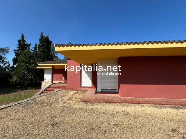 Fantástico chalet a la venta en Ontinyent , zona la Solana . — 4