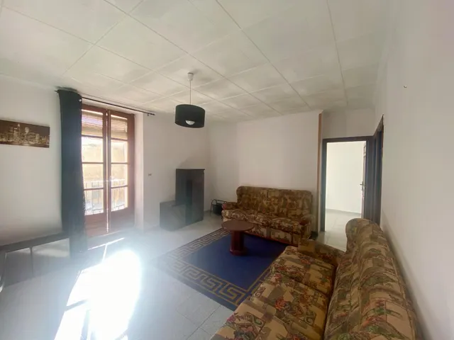 Gran casa de pueblo a dos calles en el centro — 18