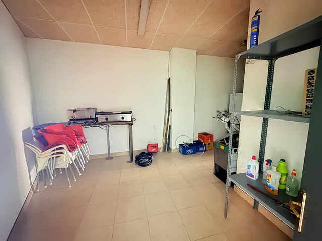 LOCAL ACONDICIONADO EN TORAL DE LOS VADOS — 6