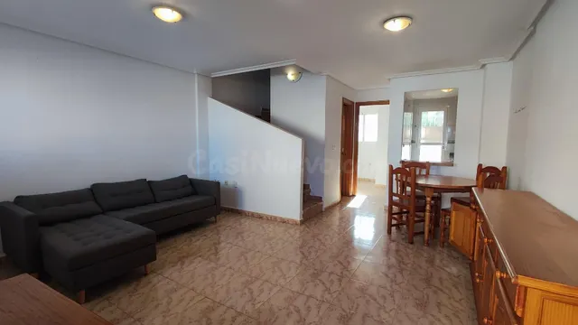 Duplex de 3 dormitorios 2 baños, piscina comunitaria en Orih - foto 5