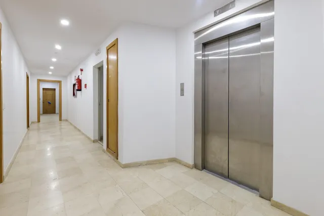 ¡Oportunidad única! Vivienda a estrenar con diseño moderno y plaza de aparcamiento opcional. — 28
