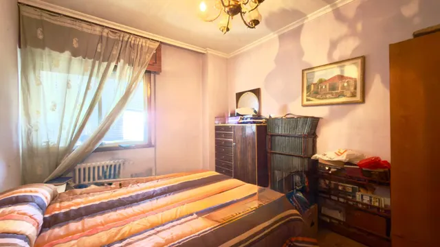 Se vende piso en el centro para reformar con ascensor 4 habitacione, 2 baños y garaje — 13
