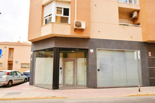 Local en el centro de el ejido !!!