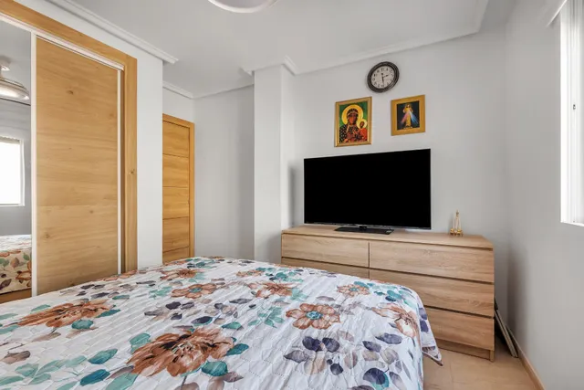 Impresionante Ático en esquina de TRES dormitorios reformado en el residencial Santa Gema — 18