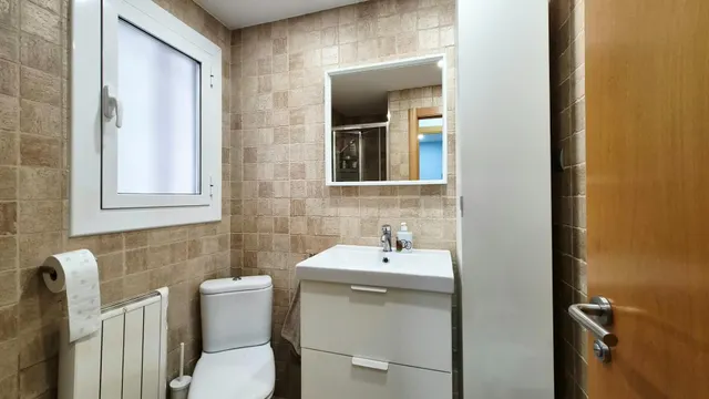 Piso reformado de tres habitaciones — 22