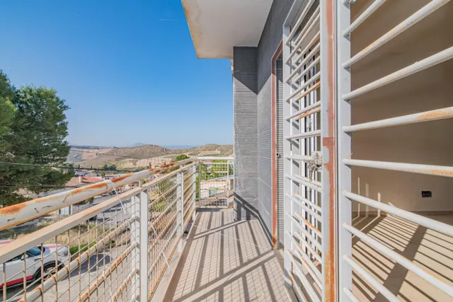 EDIFICIO EN VENTA EN MORALEDA DE ZAFAYONA — 34