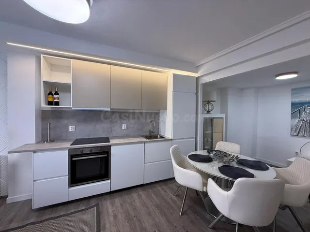 Apartamento reformado con terraza, Alicante, Torrevieja. 2 habitaciones, 50 m2, a 450 metros del mar — 5