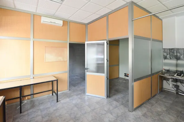 Urbis te ofrece un local en venta en Santa Marta de Tormes, Salamanca. — 27