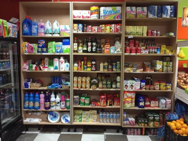 Bonito local para alquilar en Bormujos — 17