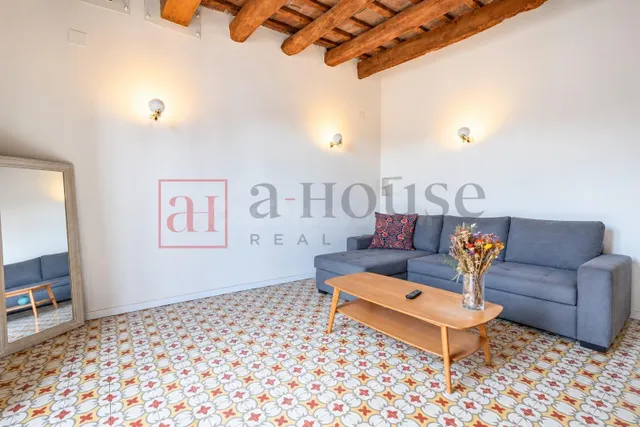 Piso listo para entrar a vivir con balcón y doble orientación en vila de gràcia — 4