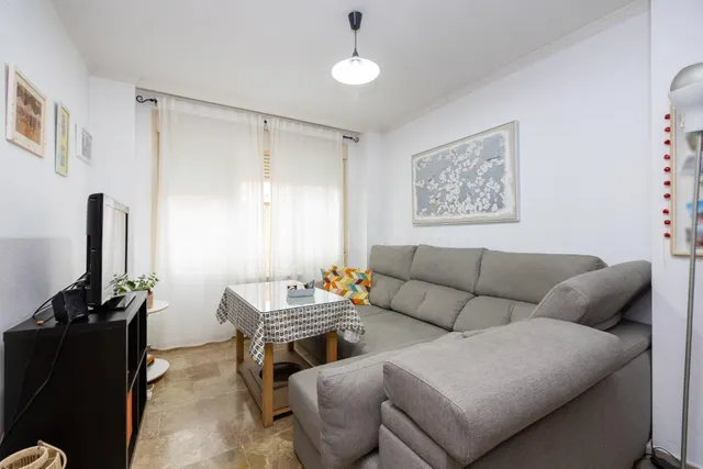 Piso de dos dormitorios en Sanders, en urbanización privada con piscina, pistas de padel, plaza de garaje y trastero — 4