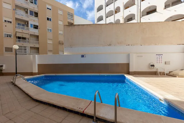 Oportunidad junto a la playa de los Locos, 2 dormitorios piscina y garaje — 22