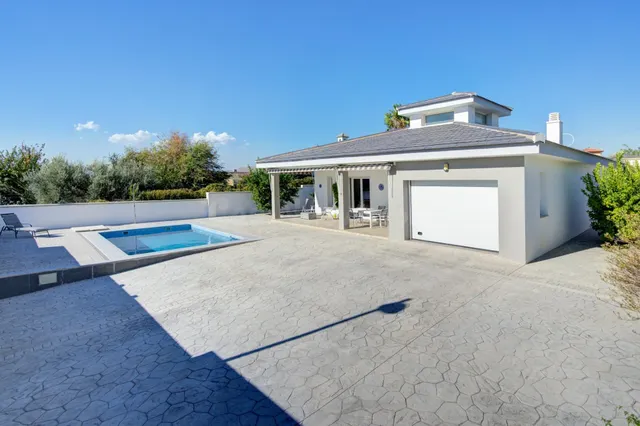 EXCLUSIVO CHALET INDEPENDIENTE DE UNA SOLA PLANTA EN EL VENTORRILLO – CÚLLAR VEGA — 4