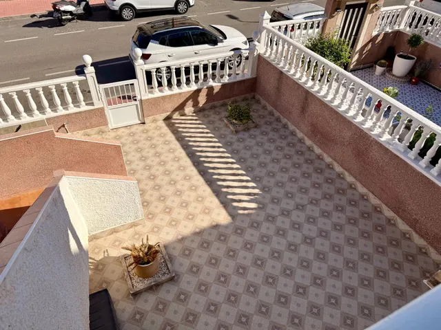 Adosado en planta alta en El Paraíso, Torrevieja — 5