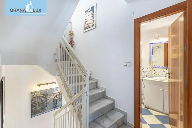 CASA PAREADA EN LA ZUBIA CON PISCINA, ZONA DE BARBACOA Y JARDÍN — 31