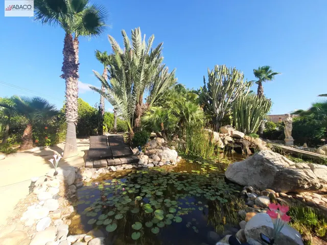 Elegante chalet con maravilloso jardín y vistas privilegiadas. — 33