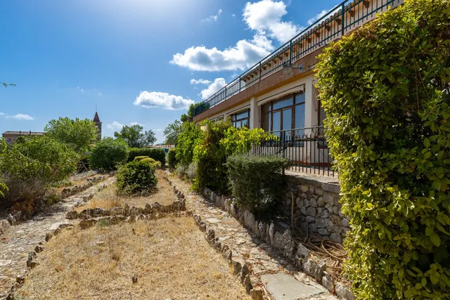 GRAN CHALET EN EL PRECIOSO PUEBLO DE GALILEA — 9