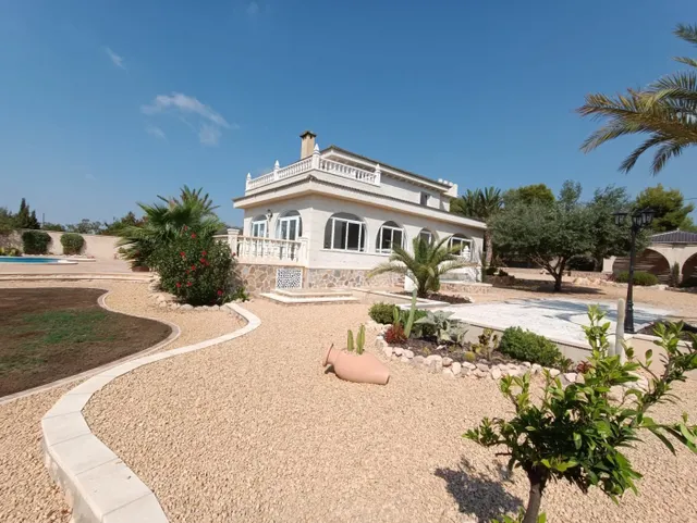 MAGNIFICO CHALET — 2