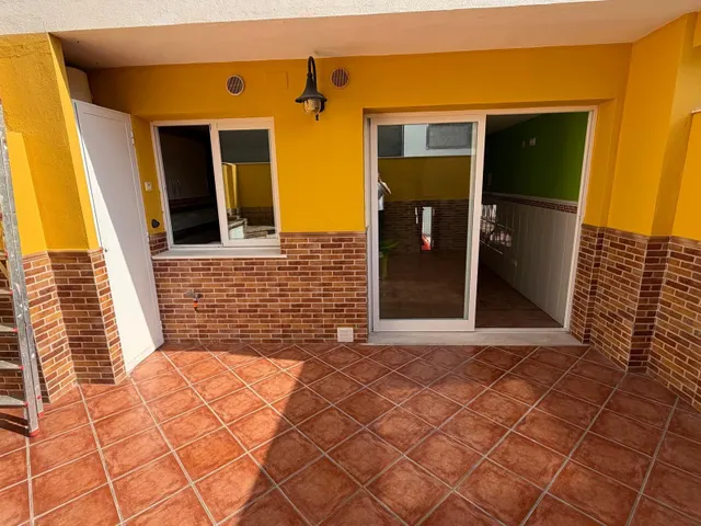 Adosado a la venta en Favara. — 13