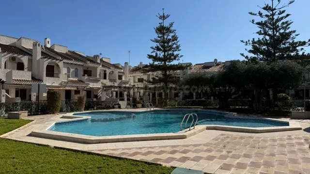 Vivienda REFORMADA en planta baja con dos dormitorios y dos  - foto 2