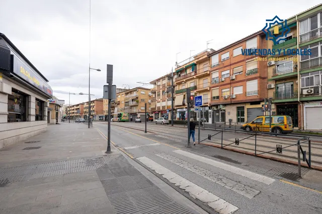 Atención promotores. Casa para derribar y hacer bloque de hasta 720 m2 de obra en Maracena centro — 20