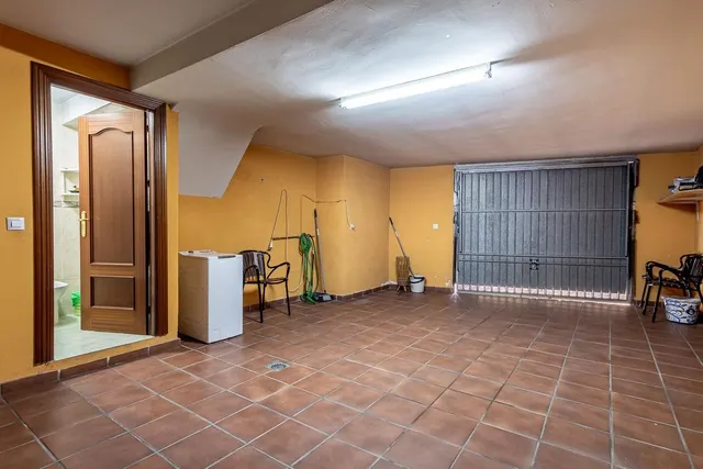 Casa en Ogijares con piscina comunitaria. — 30