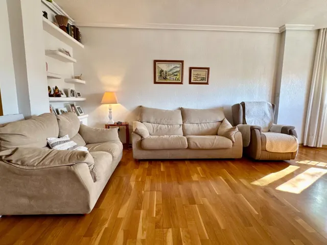 Piso 3 dormitorios con garaje en El Barrio del Carmen — 4
