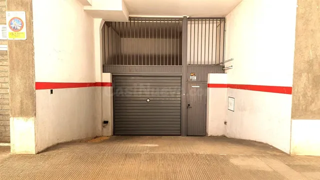 Plaza de aparcamiento en calle pare gil — 5
