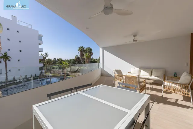 Piso con gran terraza y vistas al Campo de Golf — 34