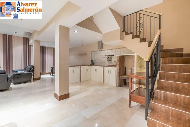 ADOSADA EN URBANIZACIÓN EN HUETOR VEGA — 28